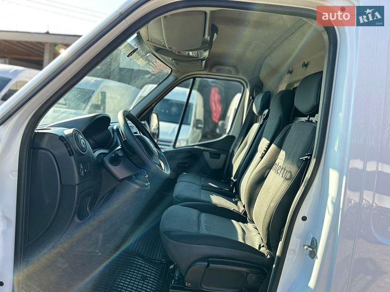Грузовой фургон Renault Master 2018 в Хусте