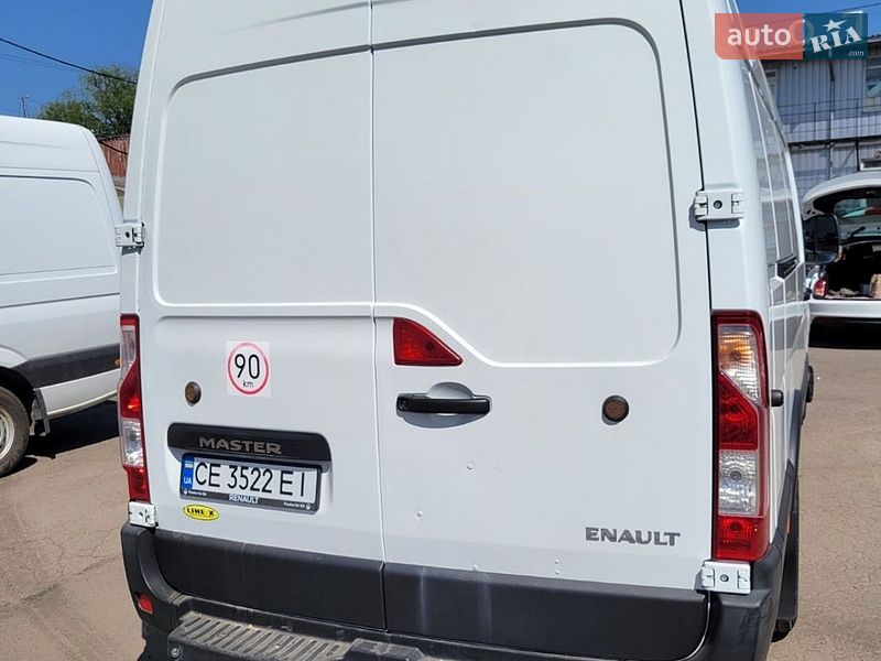 Вантажний фургон Renault Master 2015 в Чернівцях