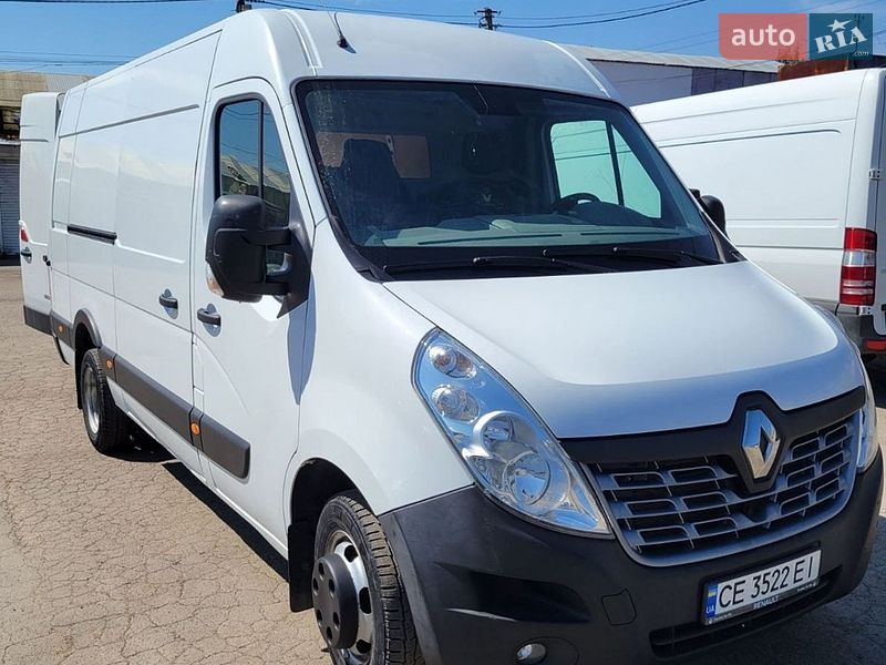 Вантажний фургон Renault Master 2015 в Чернівцях