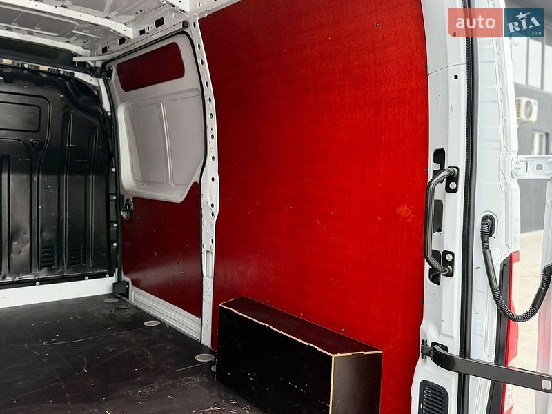 Грузовой фургон Renault Master 2022 в Дубно