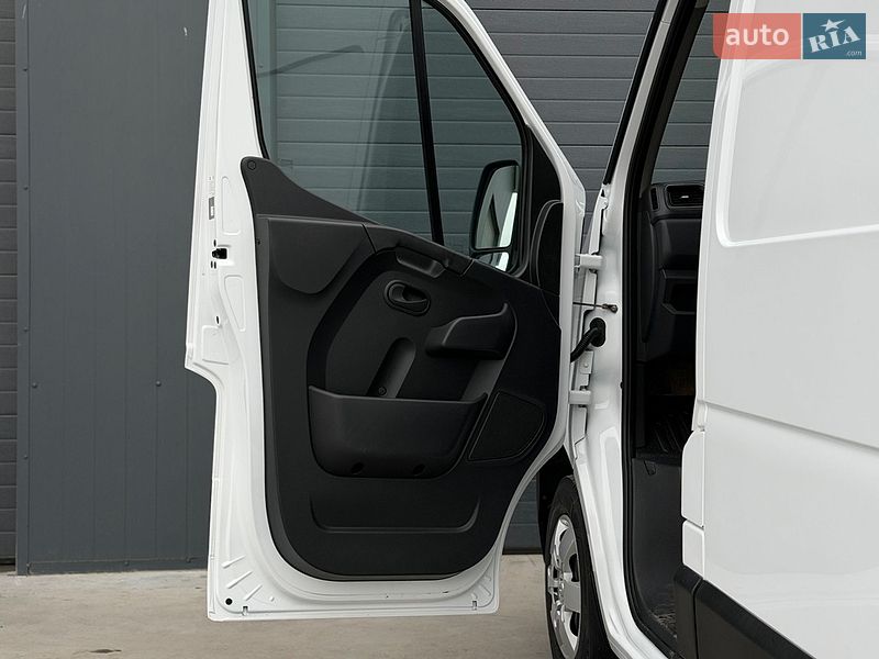 Грузовой фургон Renault Master 2022 в Дубно