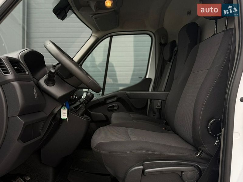 Грузовой фургон Renault Master 2022 в Дубно