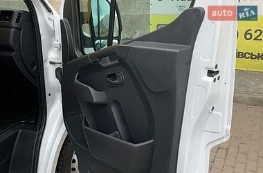 Вантажний фургон Renault Master 2020 в Львові