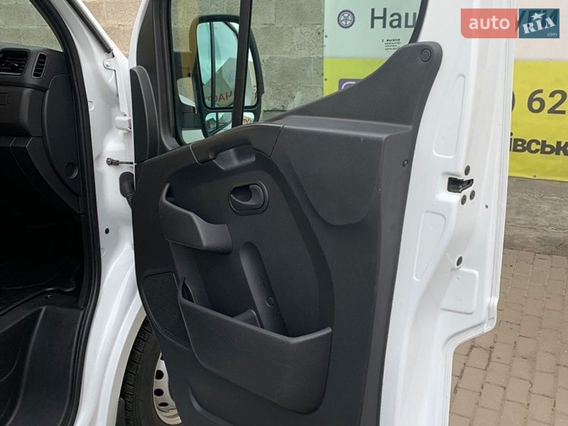 Вантажний фургон Renault Master 2020 в Львові