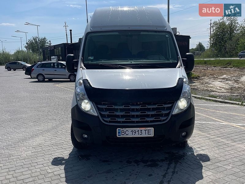 Вантажний фургон Renault Master 2013 в Львові