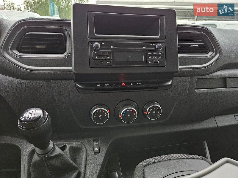 Вантажний фургон Renault Master 2022 в Львові