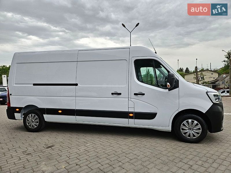 Вантажний фургон Renault Master 2022 в Львові