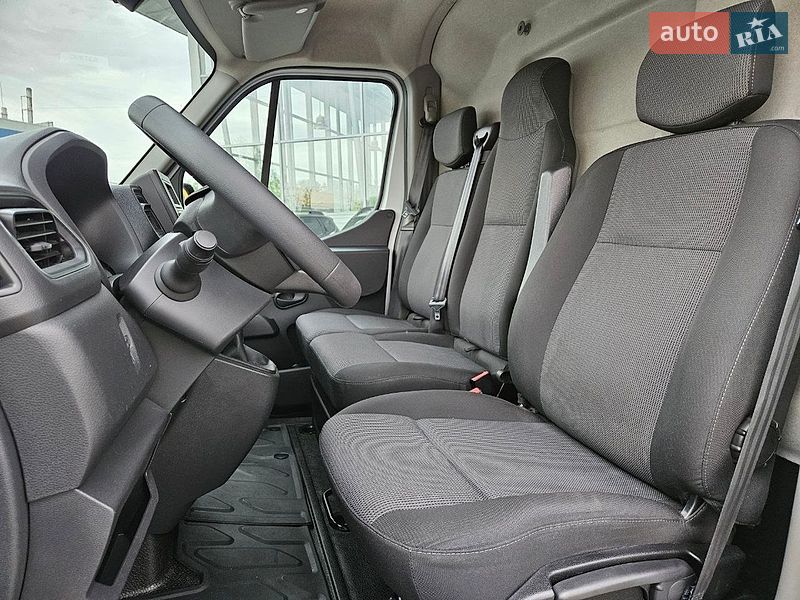 Вантажний фургон Renault Master 2022 в Львові