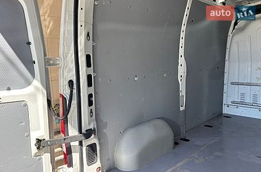 Грузовой фургон Renault Master 2015 в Киеве