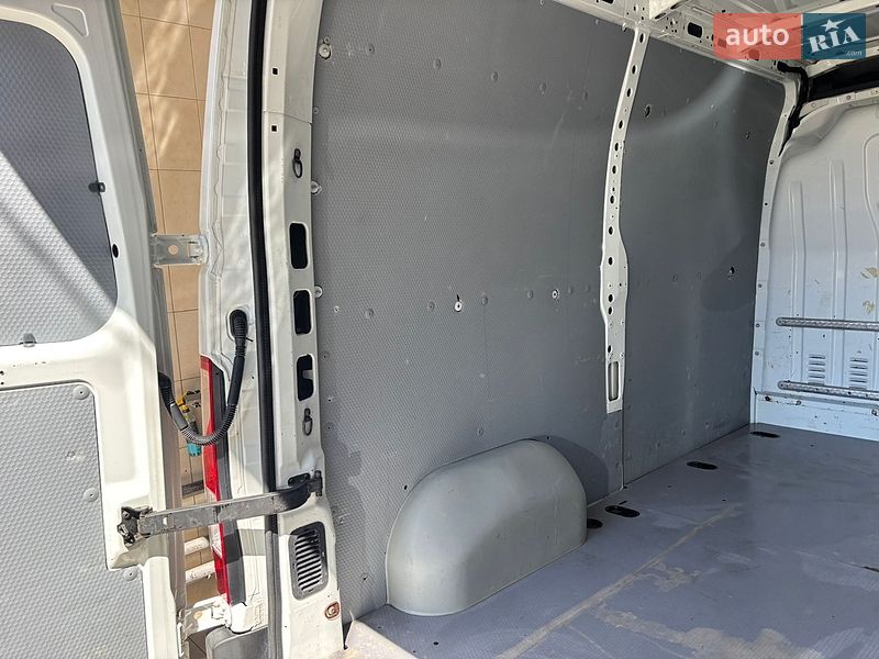 Грузовой фургон Renault Master 2015 в Киеве