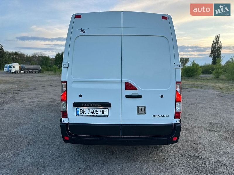 Грузовой фургон Renault Master 2017 в Дубно