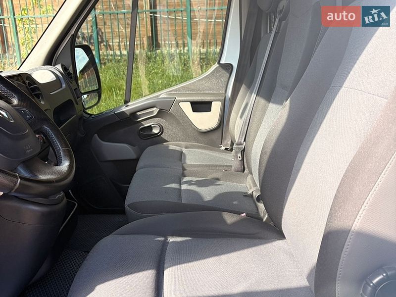 Грузовой фургон Renault Master 2018 в Львове