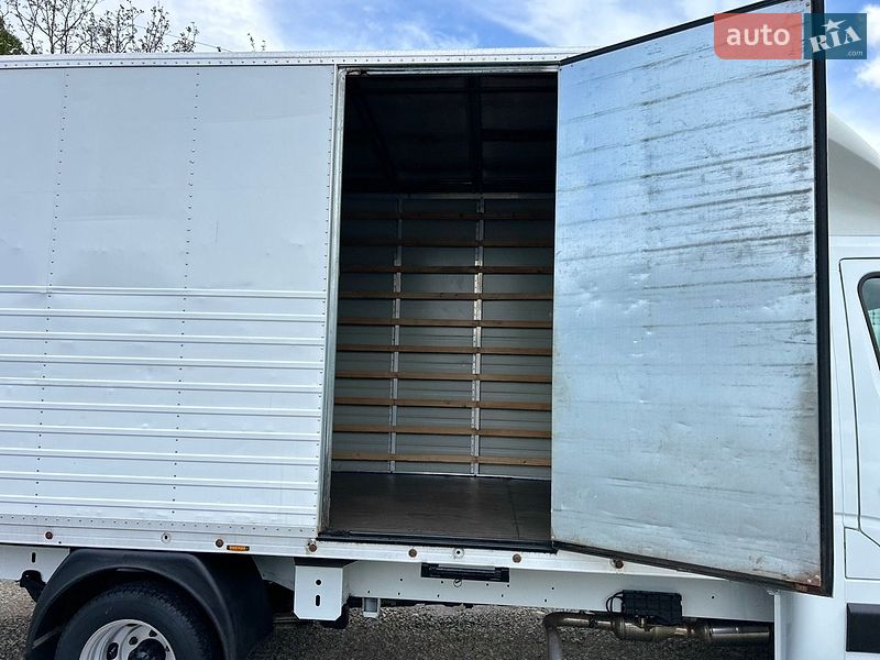 Грузовой фургон Renault Master 2018 в Хусте