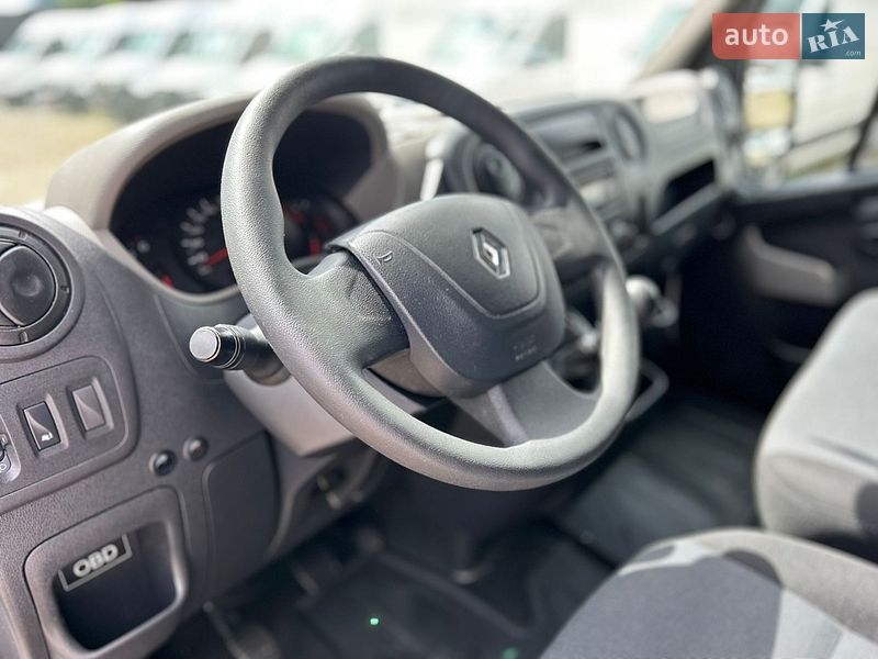 Грузовой фургон Renault Master 2018 в Хусте