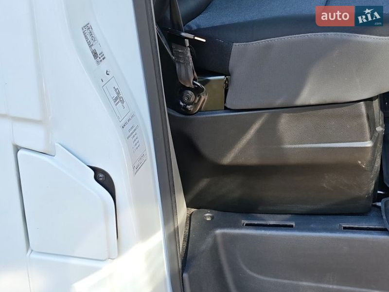 Грузовой фургон Renault Master 2017 в Гребенках