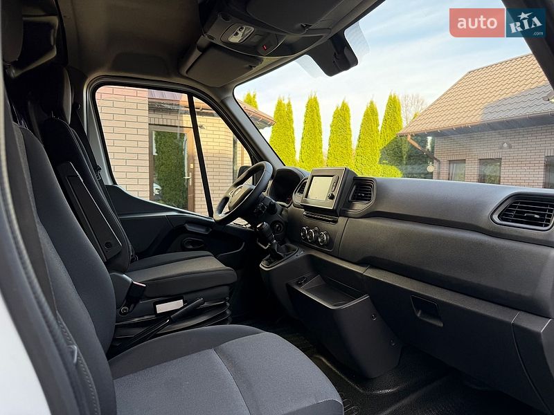 Вантажний фургон Renault Master 2022 в Радивиліві