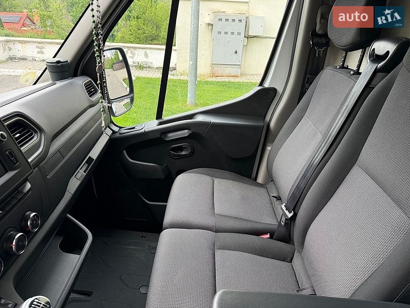 Микроавтобус грузовой (до 3,5т) Renault Master 2022 в Львове