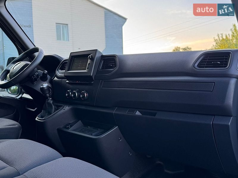 Вантажний фургон Renault Master 2021 в Дубні