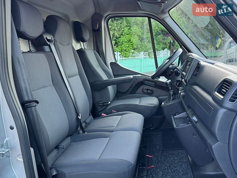 Вантажний фургон Renault Master 2021 в Дубні