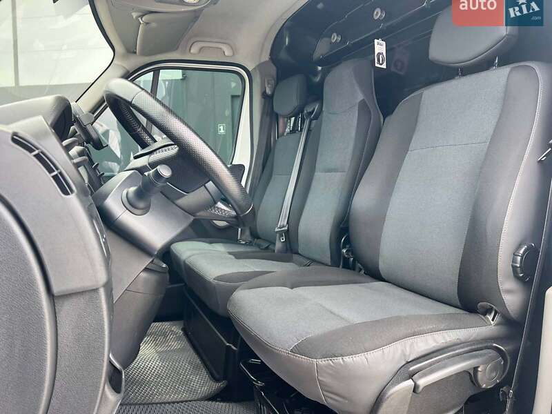 Грузовой фургон Renault Master 2018 в Львове