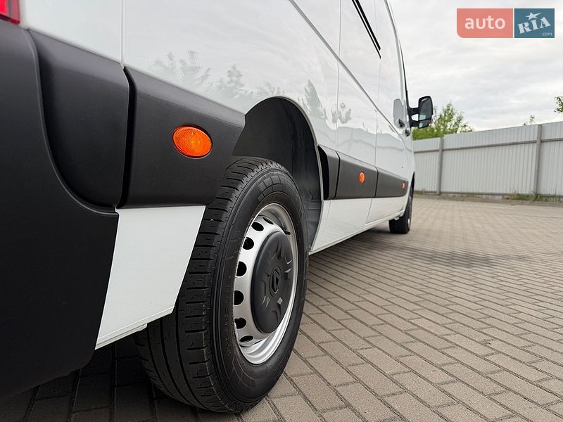 Грузовой фургон Renault Master 2023 в Дубно