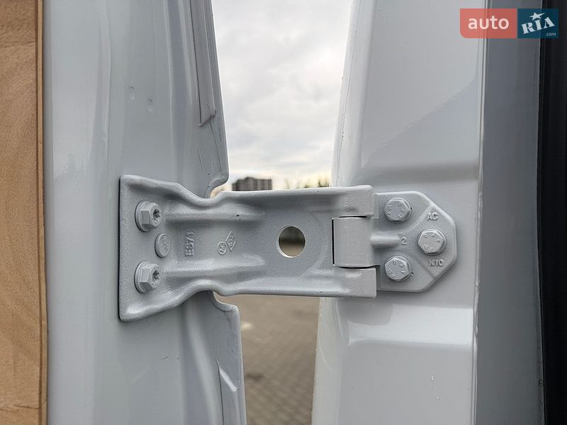 Грузовой фургон Renault Master 2023 в Дубно