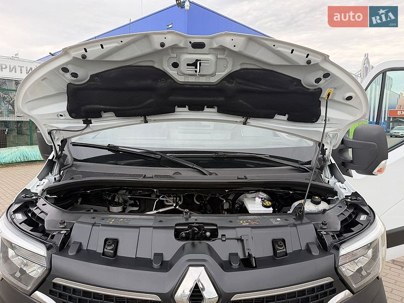 Грузовой фургон Renault Master 2023 в Дубно