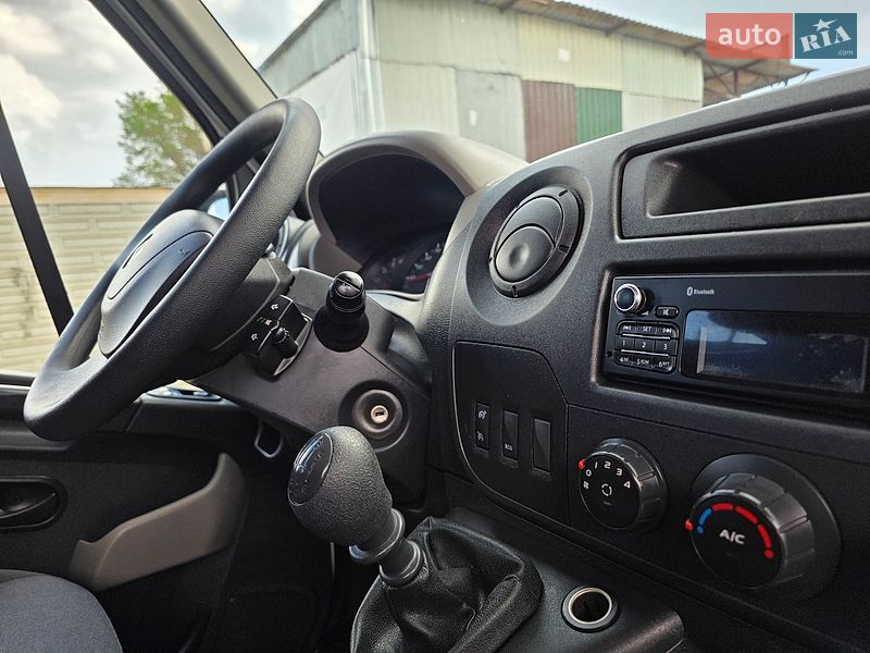Грузопассажирский фургон Renault Master 2017 в Одессе