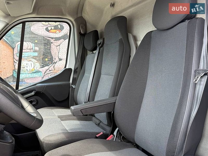 Грузовой фургон Renault Master 2022 в Луцке