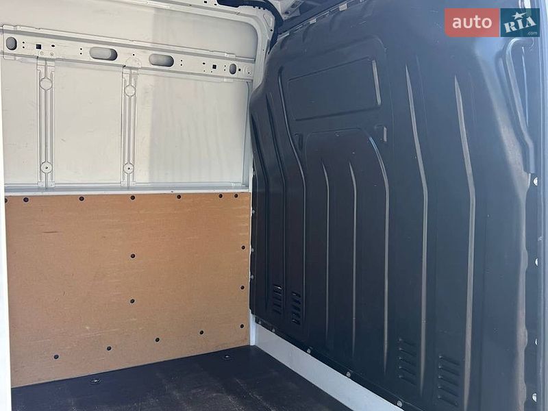 Грузовой фургон Renault Master 2022 в Луцке