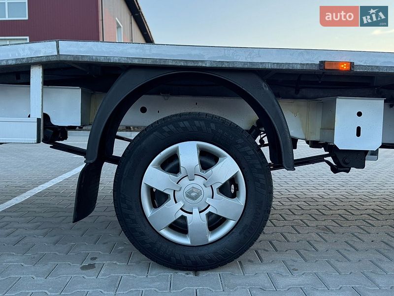 Автовоз Renault Master 2015 в Дубно