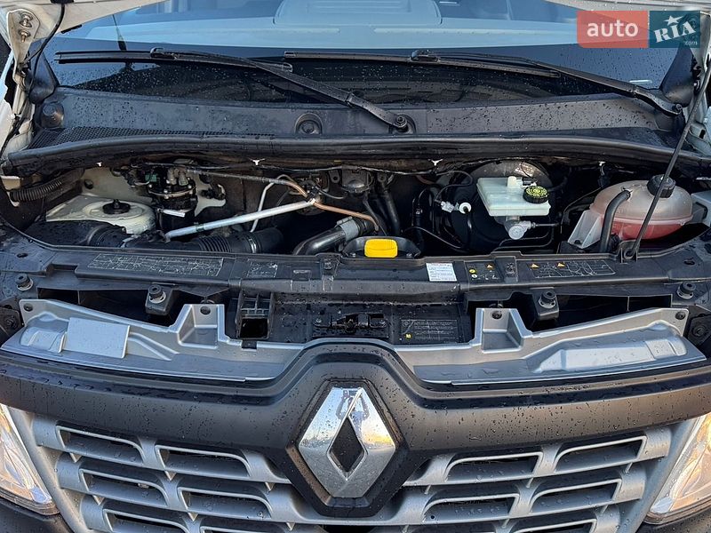 Автовоз Renault Master 2015 в Дубно