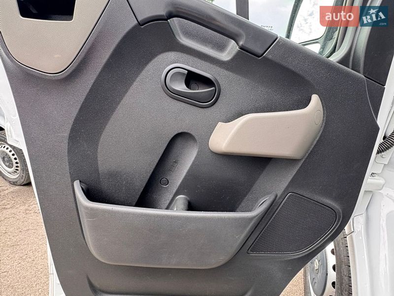 Грузопассажирский фургон Renault Master 2018 в Киеве фото 17 Грузопассажирский фургон Renault Master 2018 в Киеве