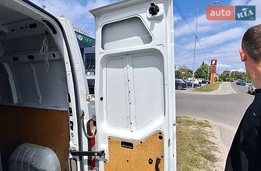 Вантажний фургон Renault Master 2015 в Львові