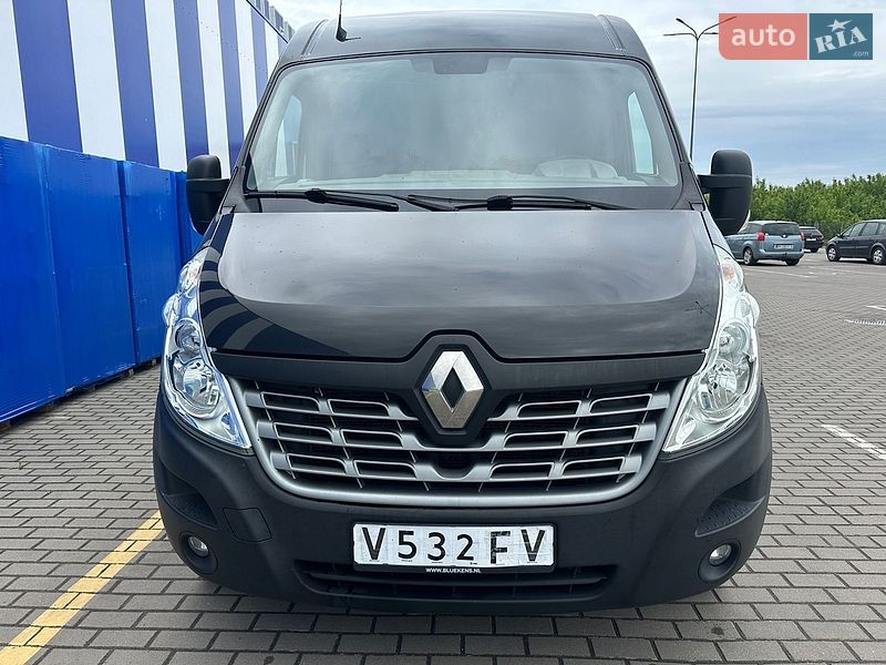 Вантажний фургон Renault Master 2017 в Рівному