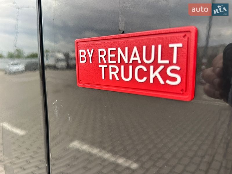 Вантажний фургон Renault Master 2017 в Рівному