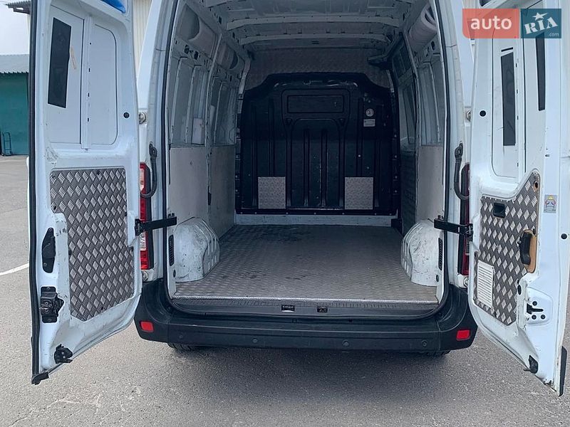 Грузовой фургон Renault Master 2015 в Киеве