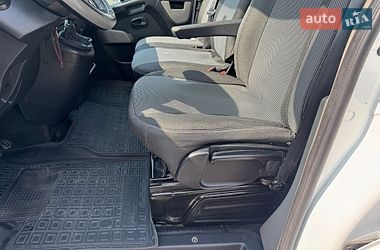 Вантажний фургон Renault Master 2015 в Львові