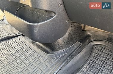 Вантажний фургон Renault Master 2015 в Львові