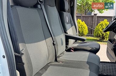 Вантажний фургон Renault Master 2015 в Львові