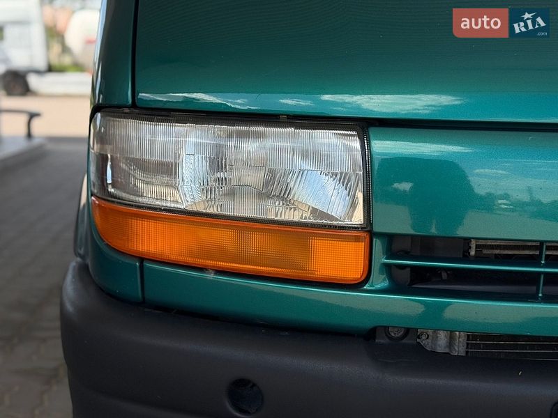 Минивэн Renault Master 2001 в Мостиске