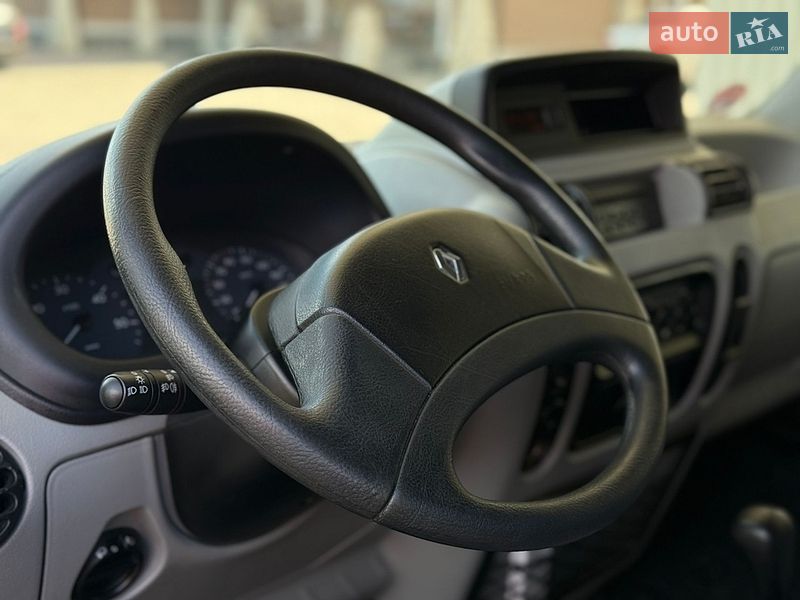 Минивэн Renault Master 2001 в Мостиске