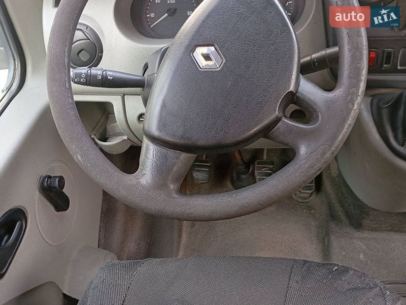 Мінівен Renault Master 2006 в Володимирі