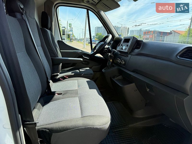Вантажний фургон Renault Master 2021 в Одесі
