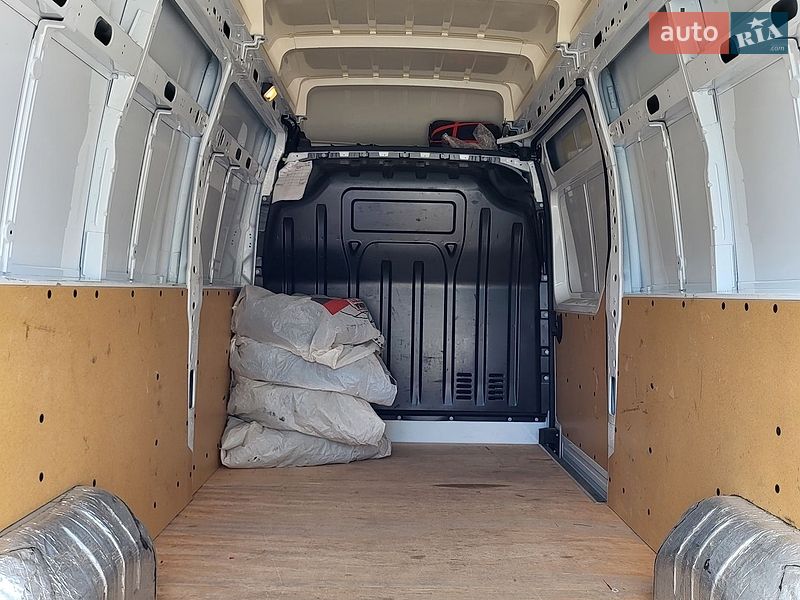 Вантажний фургон Renault Master 2021 в Кривому Розі