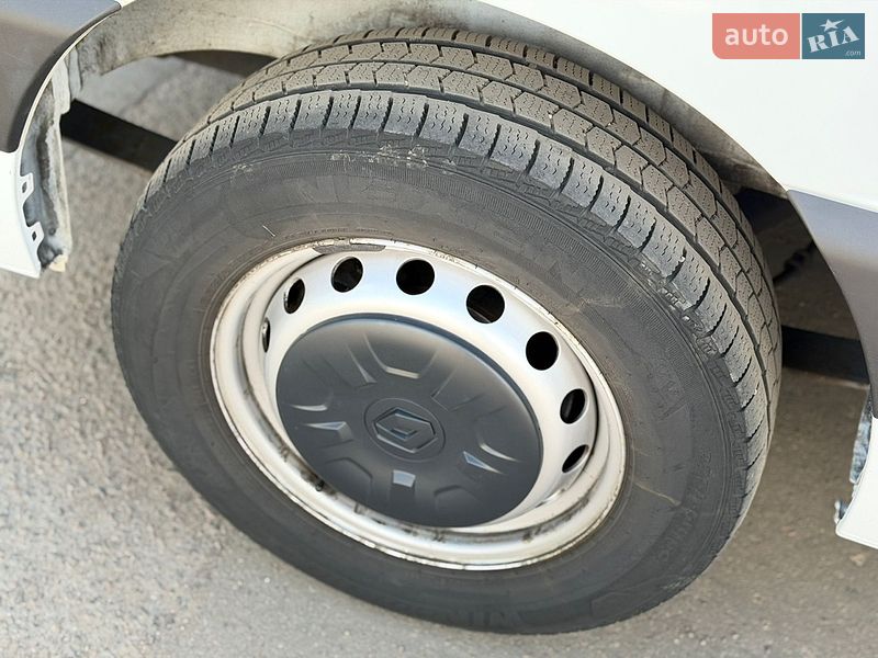 Вантажний фургон Renault Master 2021 в Рівному