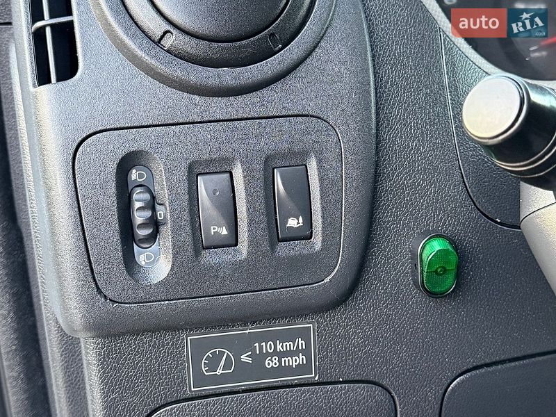 Вантажопасажирський фургон Renault Master 2016 в Млиніві