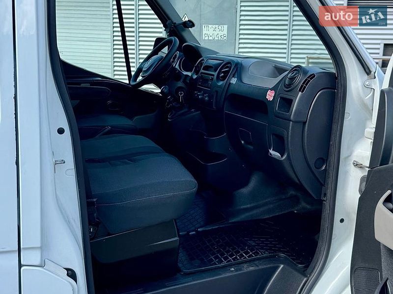 Грузовой фургон Renault Master 2015 в Киеве