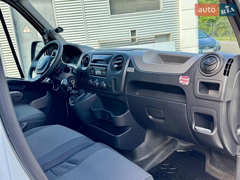 Грузовой фургон Renault Master 2015 в Киеве