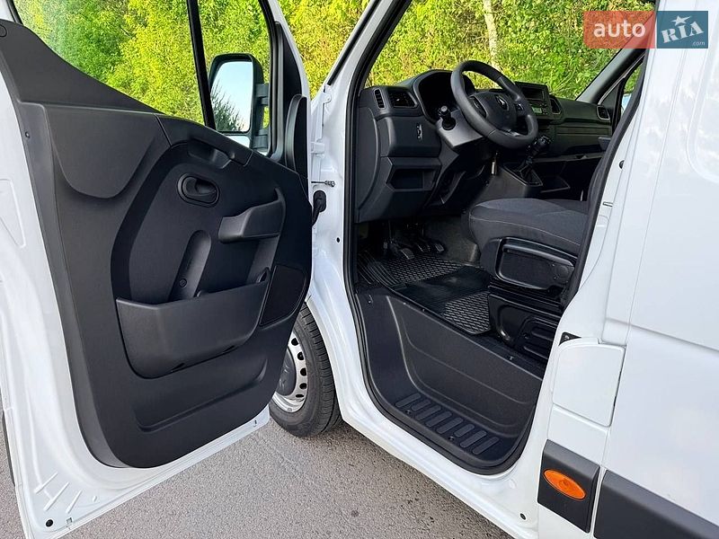 Грузовой фургон Renault Master 2023 в Киеве